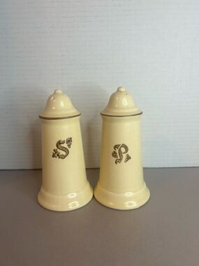 Pfaltzgraff Cream Yellow Ceramic Salt and Pepper Shakers Set